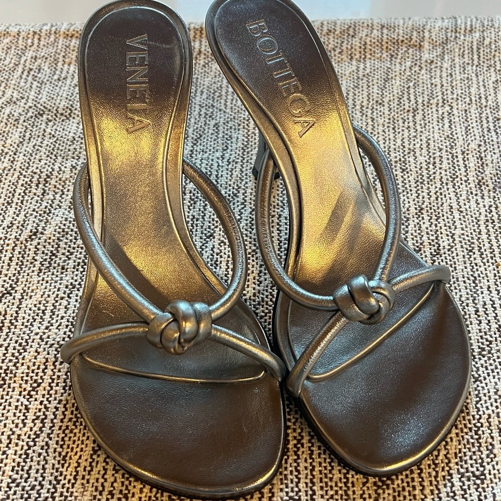 SOLD ❤️Bottega Veneta Blink Sandal